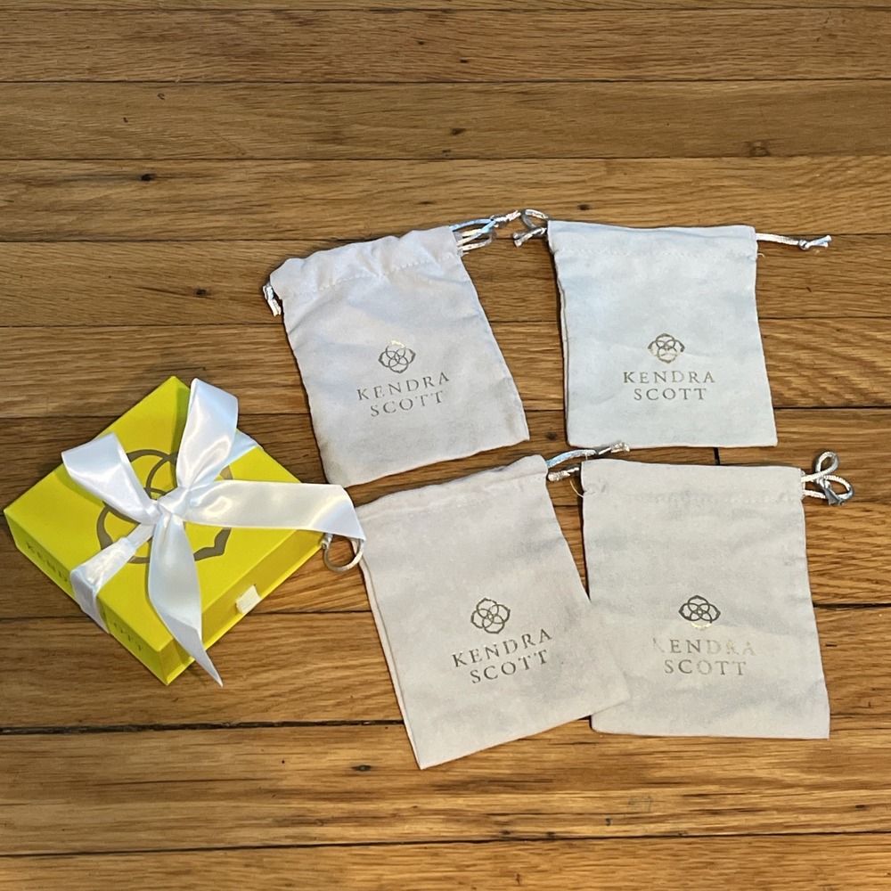 KENDRA SCOTT- Lot of 4 Gray Jewelry Pouches/Bags & Box - NO JEWELRY